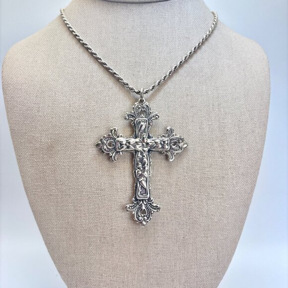 Sterling Silver 925 Budded Cross Flower Design Pendant Necklace Size 18" Length - Picture 1 of 16